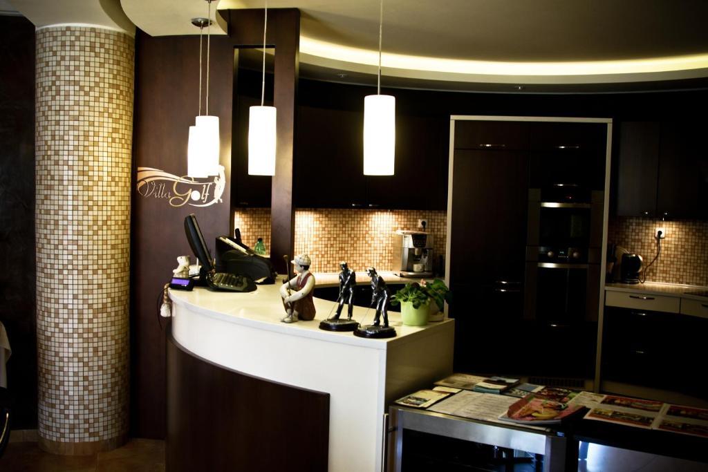 Villa Golf Szliács Kültér fotó