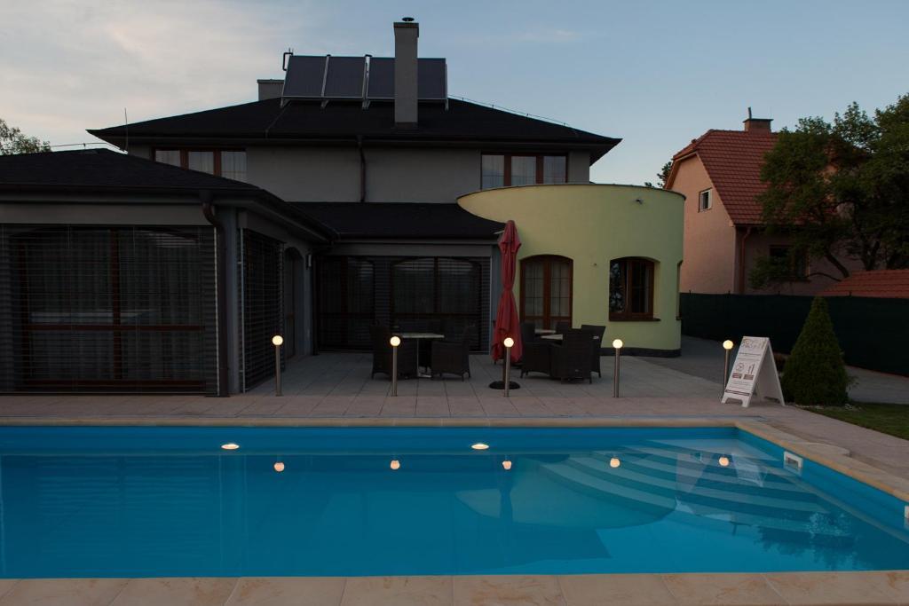 Villa Golf Szliács Szoba fotó