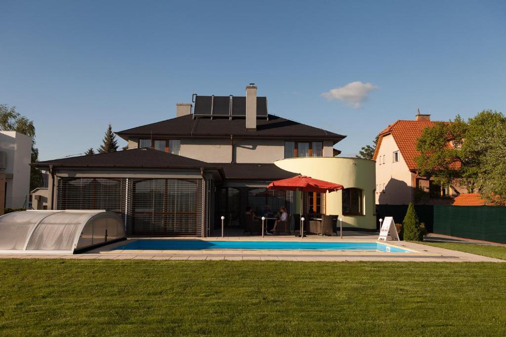 Villa Golf Szliács Szoba fotó