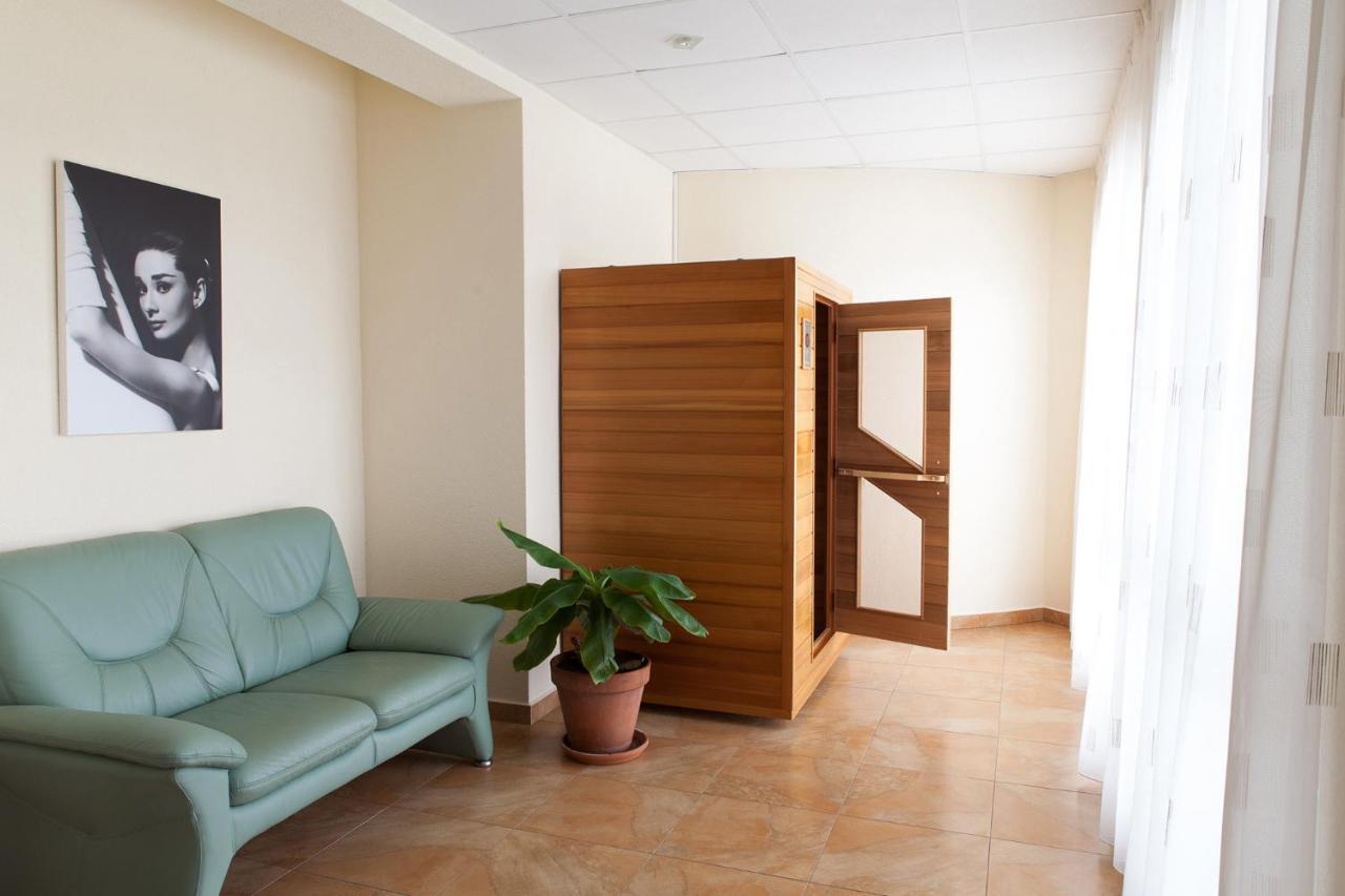 Villa Golf Szliács Kültér fotó