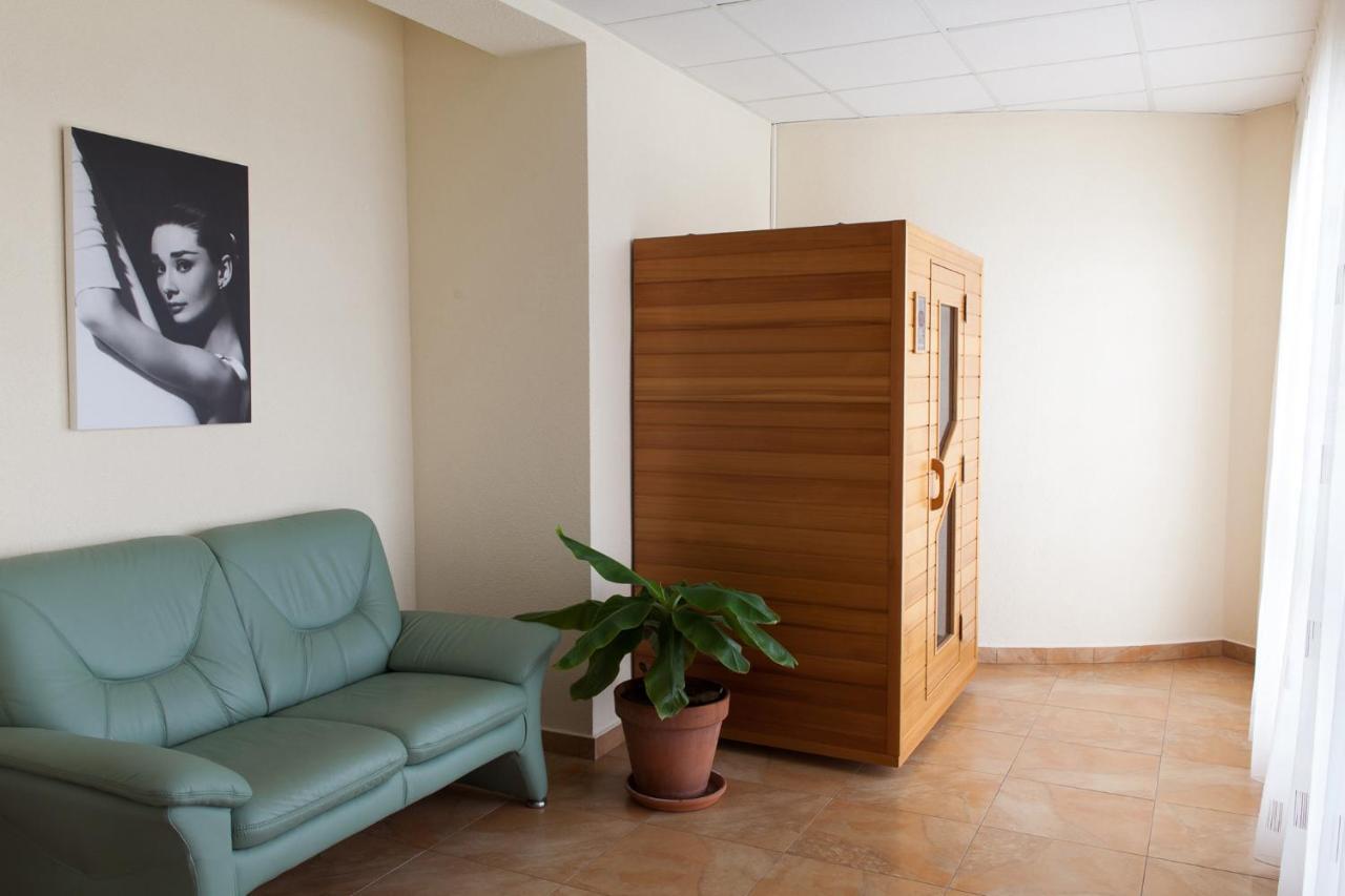 Villa Golf Szliács Kültér fotó